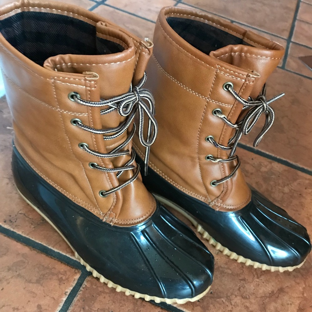 Duck boots